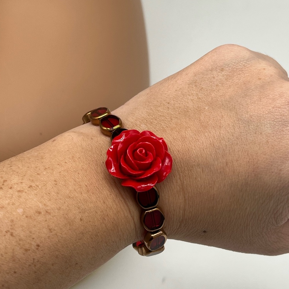 RED GOLD ROSE GLASSES BEADED BRACELET - Picture 4 of 4